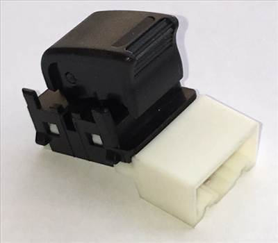 Suzuki Wagon R ablakemelő kapcsoló jobb első (37995-83E30)