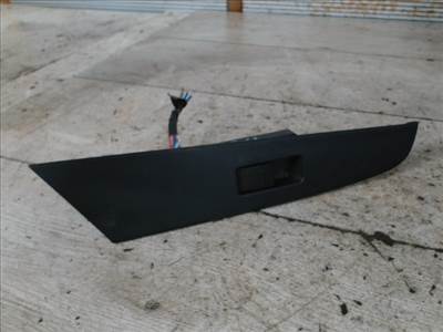 MAZDA 3 03.10-06.06 Bal hátsó ablakemelő kapcsoló