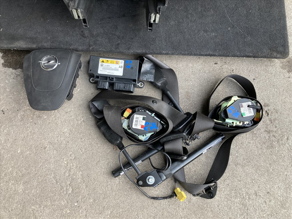 Opel Astra J Astra J légzsák szett Airbag  2. kép