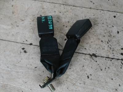 MAZDA 3 03.10-06.06 Biztonsági öv csat középső hátsó