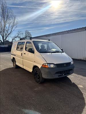 Toyota hiace bontott alkatrészek 6678389762 9729000063