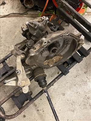 Opel Corsa 1.2 5 sebességes váltó 2000-től 