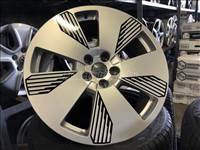 AUDI E-TRON - Gyári alufelni 19x8,5 19" 8.5J