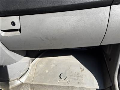 Mercedes Sprinter II W906 OM651-es Bontott Kesztyűtartó eladó.