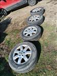  5x114.3 lyukosztású 17" használt alufelni, rajta 225/65 eldobós téli gumi gumi 