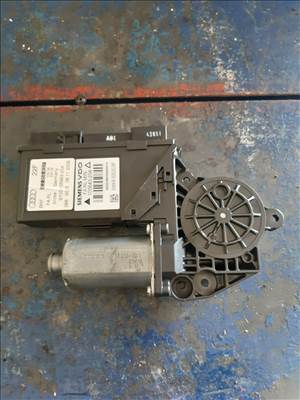 Audi A4 B7 Jobb Első Ablakemelő Motor