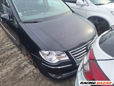 Volkswagen Touran I 1t2 bontott alkatrészei
