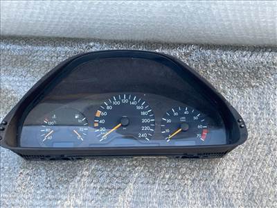 Mercedes E 200 W210 kilóméteróra  87001345