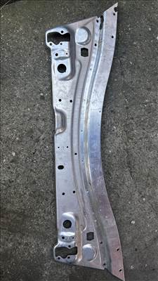 Mercedes W253 GLC zárhíd felső merevítő  a2536260800