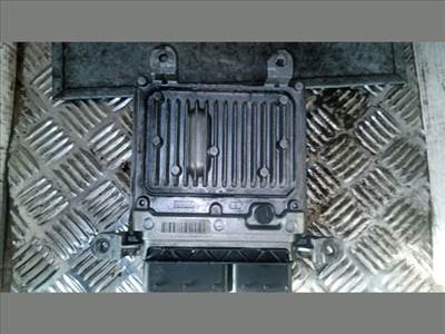 Mercedes E-osztály W212 Motorvezérlő *127249* a6511500126 delphi-28208056
