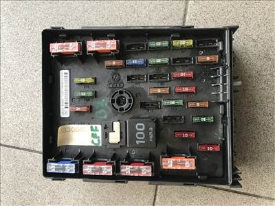 Volkswagen Passat B7 2.0CR CFFB (DSG) biztosítéktábla (3C0937125A)