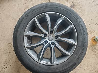  5x114.3 lyukosztású 18" újszerű Momo alufelni, 235/60 használt Continental nyári gumival