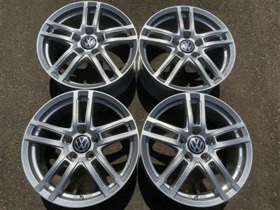 4db Dezent 17" Audi alufelni. (3968)