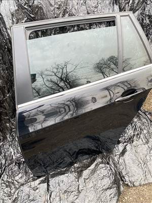 BMW 3-as E91 LCD bal hátsó ajtó Schwarz 2 színkód 