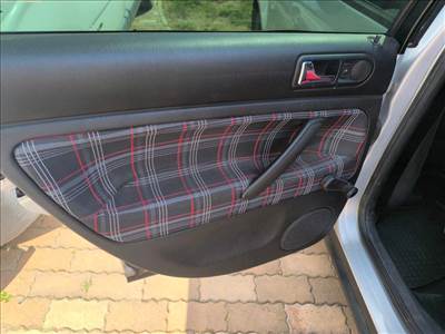 Volkswagen Passat B5 b5.5 egyedi gti kockás ajtókárpit garnitura kombihoz