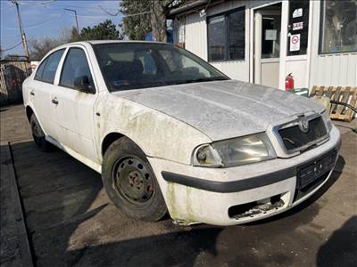 Skoda Octavia I 1.6i bontott alkatrészei