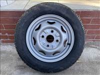  4x114.3 lyukosztású 13" új lemezfelni, rajta 155/70 új Michelin gumi 