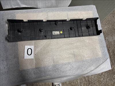 Hyundai i30 (PD) első lökhárító rendszámtartó betét 86519-g4500