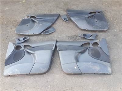 Ford Focus Mk1 5 ajtós ajtókárpit 