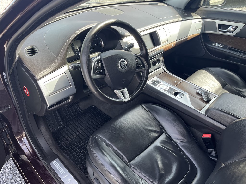 Eladó Jaguar XF 2.2D (2179 cm³, 200 PS) (X250) 8. kép