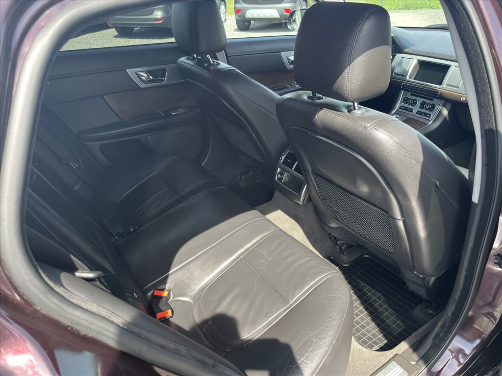 Eladó Jaguar XF 2.2D (2179 cm³, 200 PS) (X250) 10. kép