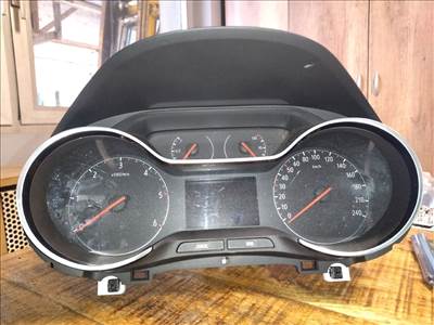 Opel Crossland X 1.5 CDTI óracsoport  9822632880