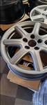  5x114.3 lyukosztású 17" újszerű (gyári felni) alufelni, rajta 225/45 újszerű Kumho nyári gumi gumi 