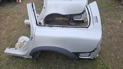 Volvo XC70 D4 Bal játsó negyed 