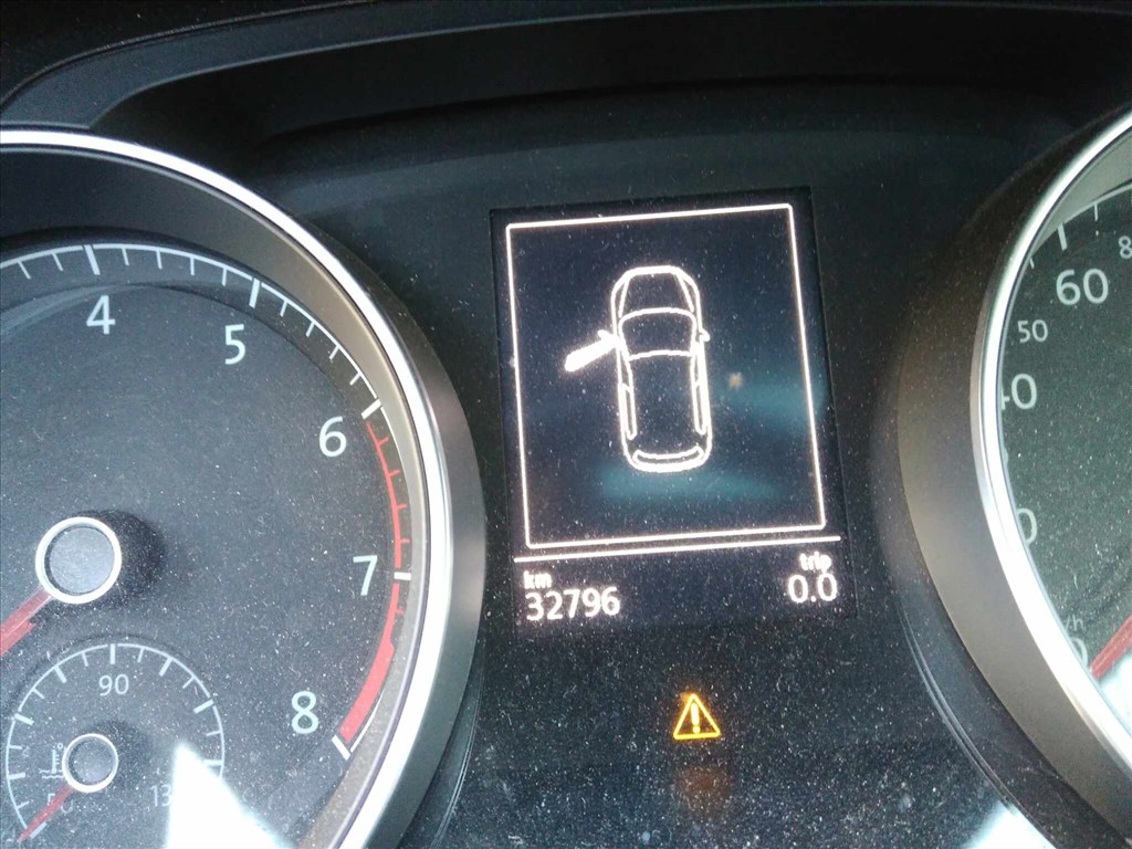 Volkswagen Golf VII bontott alkatrészei 6. kép
