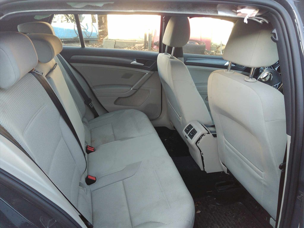 Volkswagen Golf VII bontott alkatrészei 8. kép