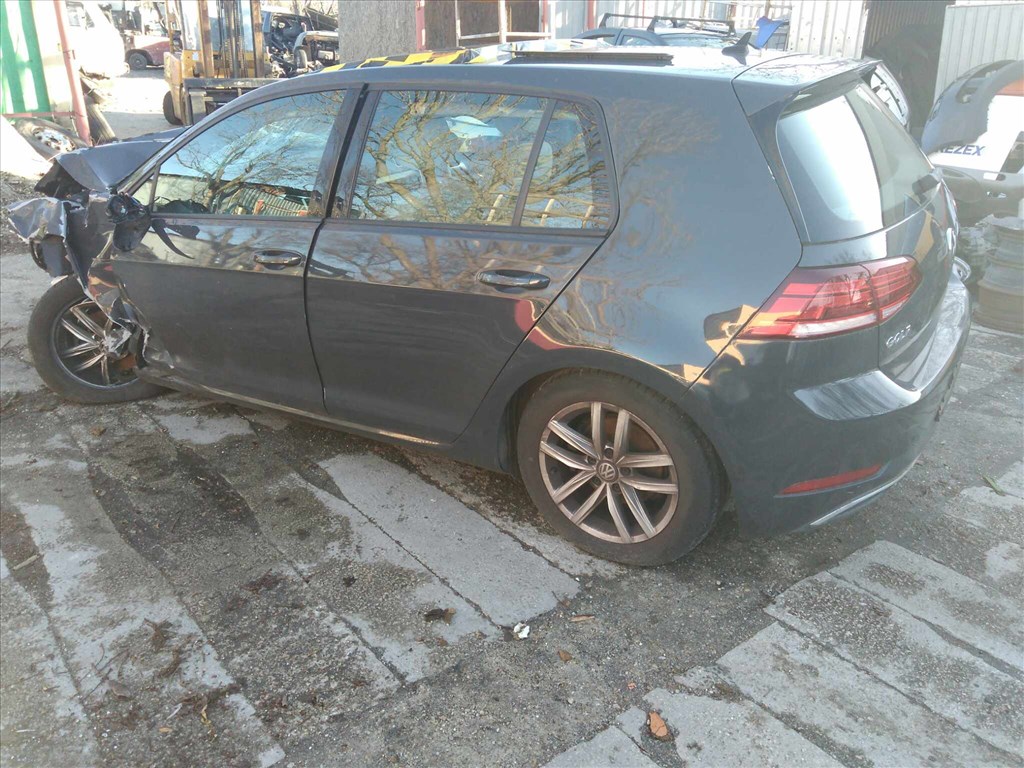 Volkswagen Golf VII bontott alkatrészei 3. kép