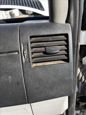 Mercedes Sprinter II W906 OM651-es Bontott Szellőző Rácsok eladók.