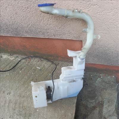 Honda Civic ablakmosó tartály eladó.