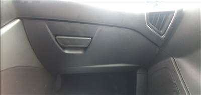 Ford Focus mk3 kesztyűtartó 
