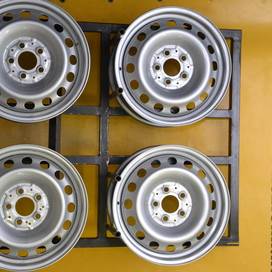 Mercedes Vito II (5504)KFZ9897 Festett 16" 5x112 lemezfelni 