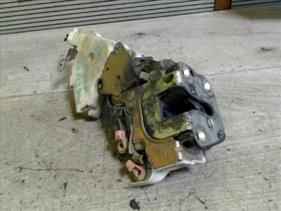 NISSAN ALMERA 00-03 Bal első ajtó zárszerkezet központi záras