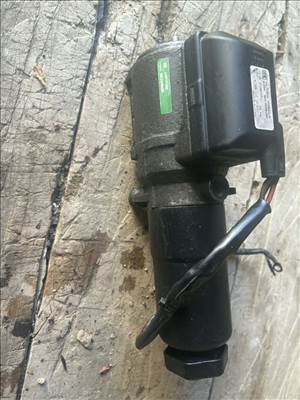 Mercedes A-osztály W168 szervószivattyú átvezető 