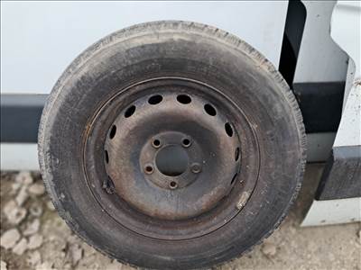 Renault Master  2db felni téligumival