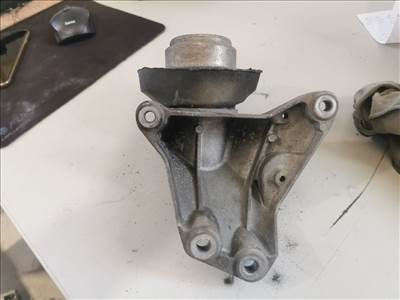 Audi A6 (C6 - 4F) 3.0 TDI quattro AUDI A6 (4F2, C6) Váltó Tartó Bak 4079 autómata 4b0399151m 4f0399113b