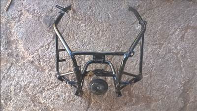 Kymco Xciting 250 fejidom konzol 