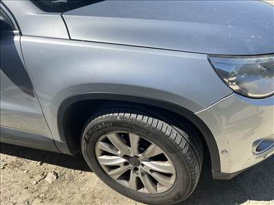 Volkswagen Tiguan I Jobb első sárvédő LA7W 