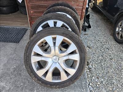 Citroen C4 Picasso 17" gyári alufelni 225/45 újszerű Tracmax téli gumi