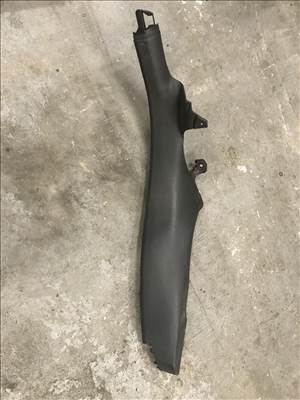 Skoda Octavia III kombi bal hátsó belső burkolat 5E9867765