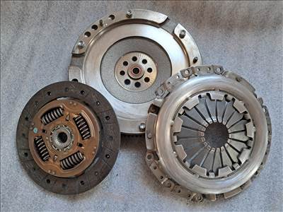 Suzuki Swift VI 1.0 BOOSTERJET egytömegű lendkerék kuplung 52R40