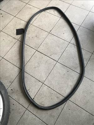 Skoda Octavia III jobb első ajtó kéder 5E0867366B