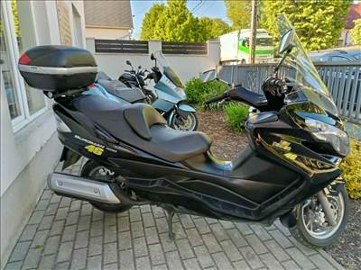 Suzuki Burgman 400 '09 (bizományos)