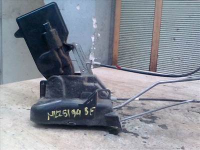 MAZDA 6 02-05 Bal első ajtó zárszerkezet központi záras