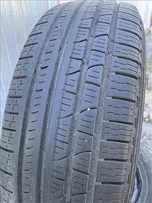 215/6516" használt Pirelli négyévszakos gumi gumi