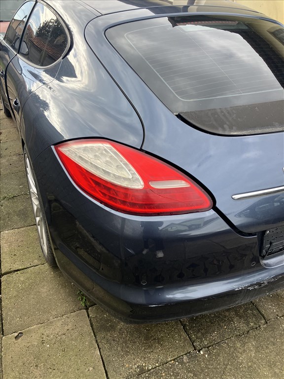Porsche Panamera I bontott alkatrészei 2. kép