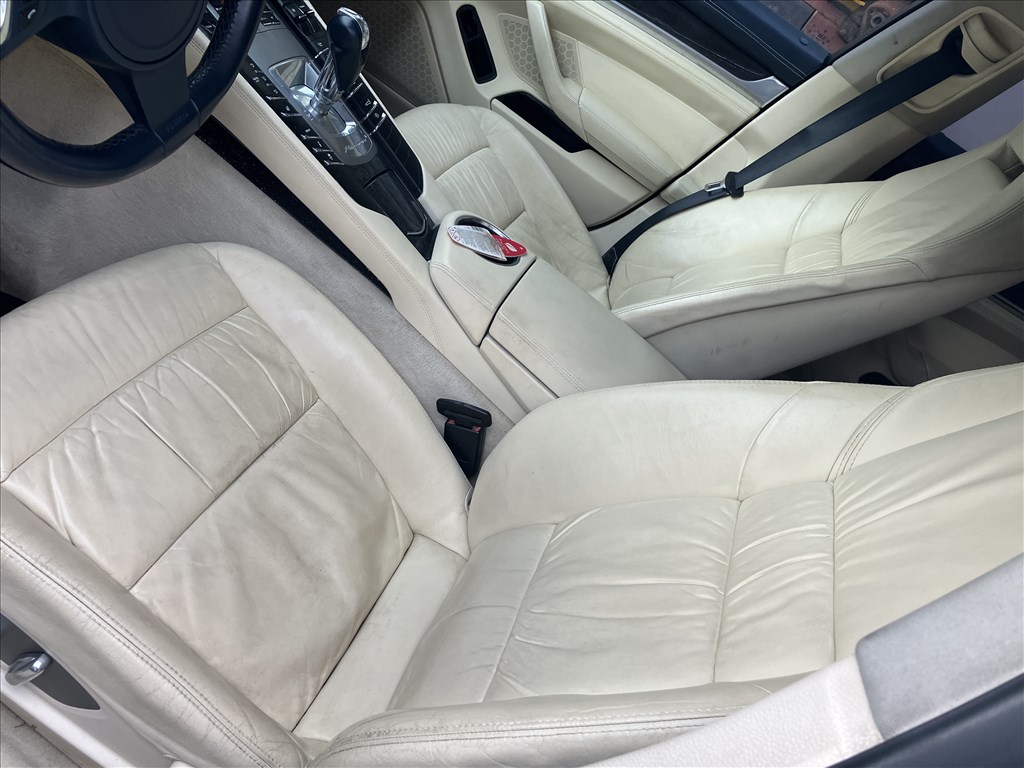 Porsche Panamera I bontott alkatrészei 5. kép
